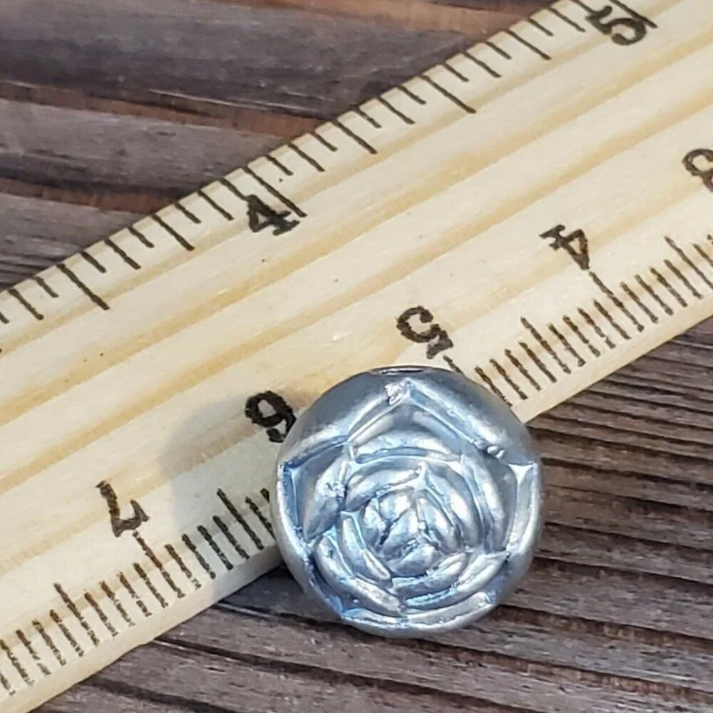 Vintage Retro Silver Satin Rosebud Flower 14mm Round Acrylic Beads 10 pcs